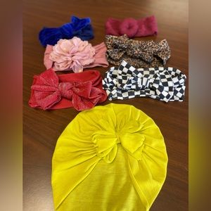 6 Baby Bling bows and 1 Sweet Peas turban
